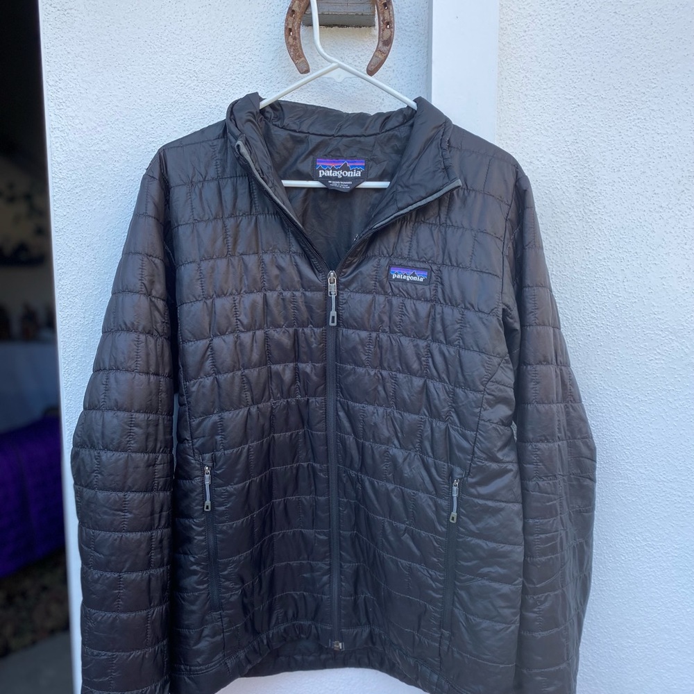 Like New Men’s Patagonia Nano Puff Jacket (Medium)